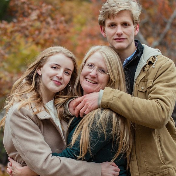 Meet your Posher, Lisa - Picture 1 of 1